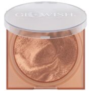 HUDA BEAUTYGloWish Soft Radiance Vegan Bronzing PowderColor: 03 Tan Light – warm red toned bronze suitable for medium tan to tan light skin tones